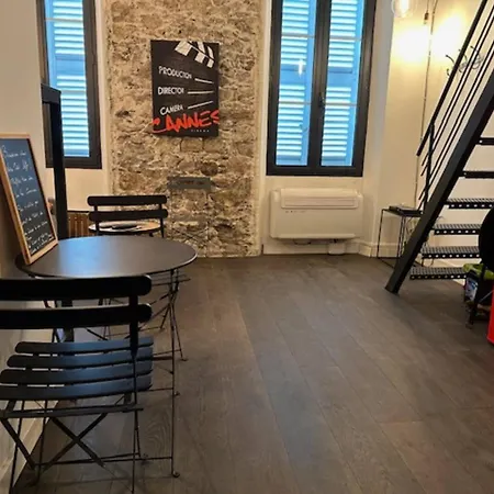 Center W Mezzanine 5min From Palace Apartment
