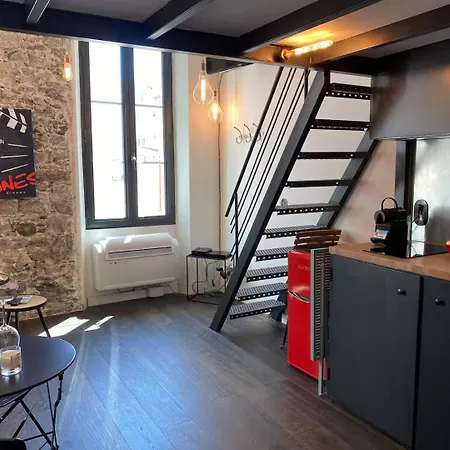 Apartment Center W Mezzanine 5min From Palace *